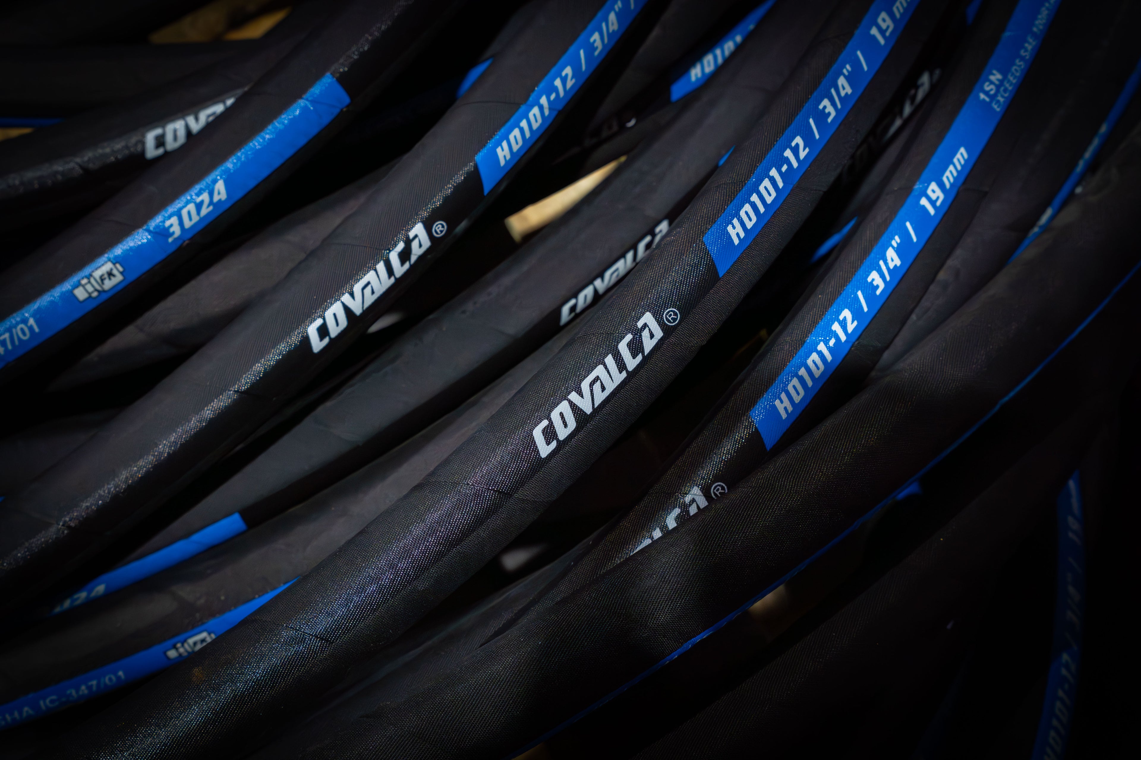 H0101 Hydraulic Hose 1SN Exceeds SAE 100R1AT